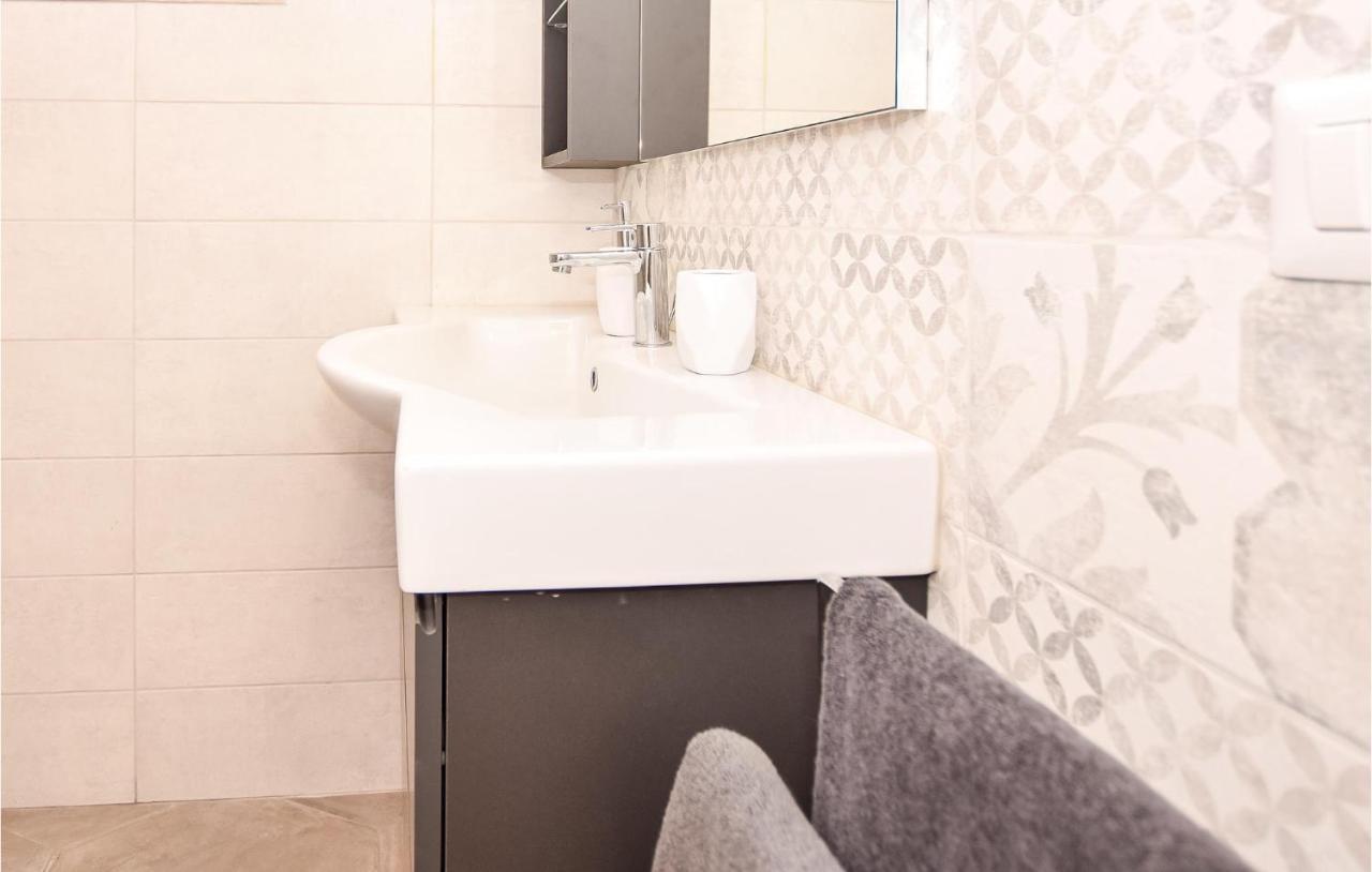 Cozy Home In Anguillara Sabazia With Kitchenette Dış mekan fotoğraf
