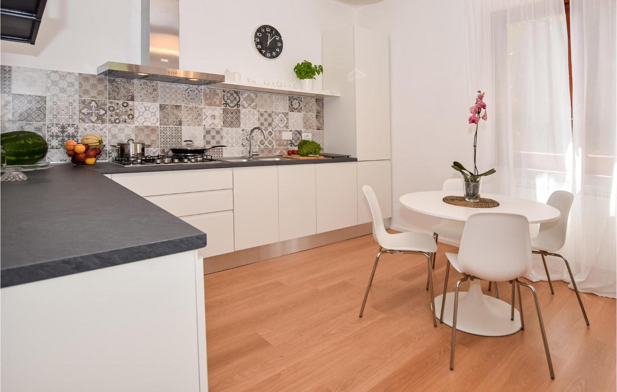 Cozy Home In Anguillara Sabazia With Kitchenette Dış mekan fotoğraf